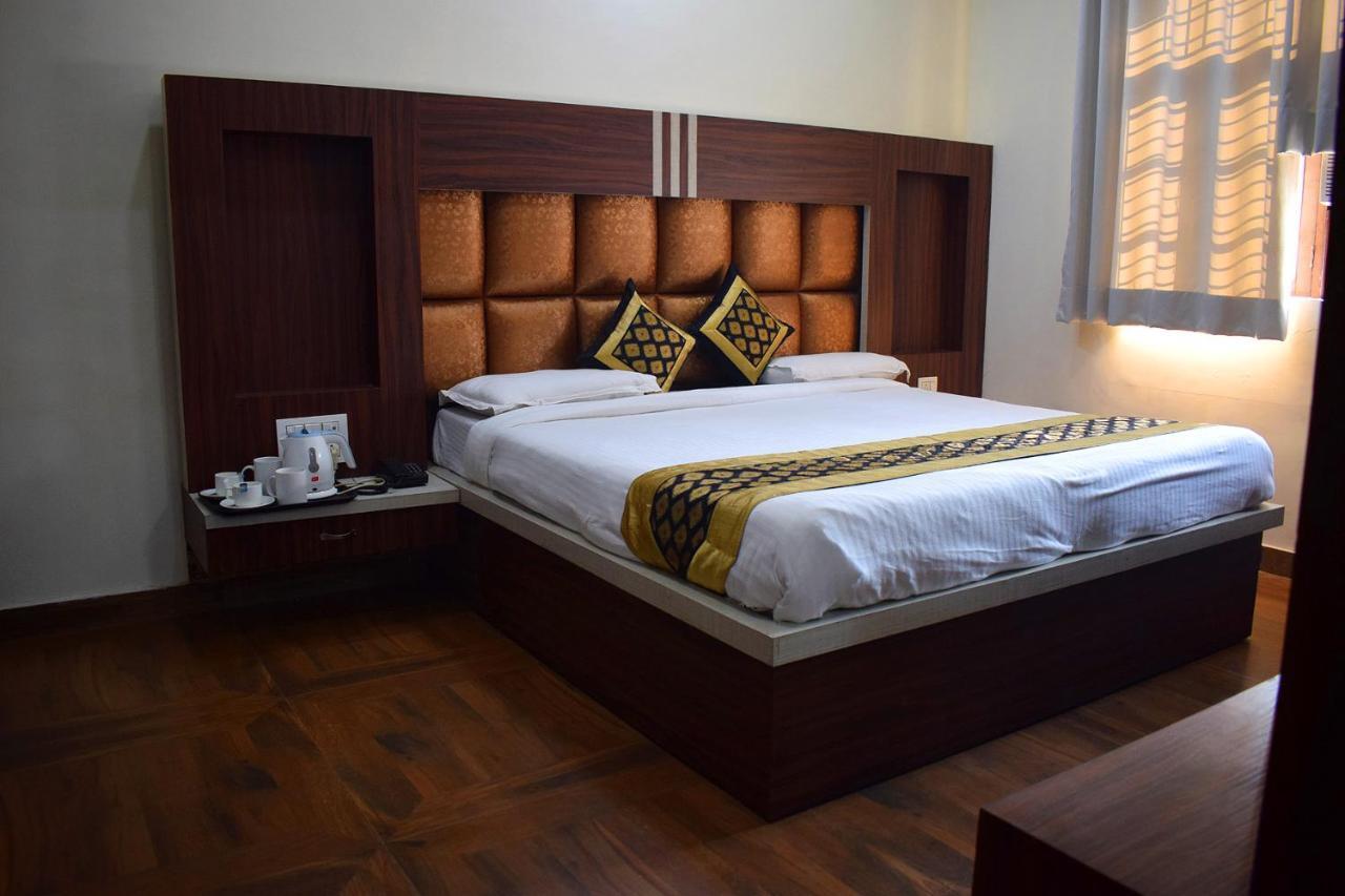 Hotel Grey Castle Haridvár Kültér fotó