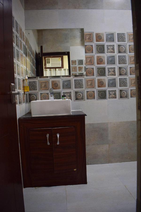 Hotel Grey Castle Haridvár Kültér fotó