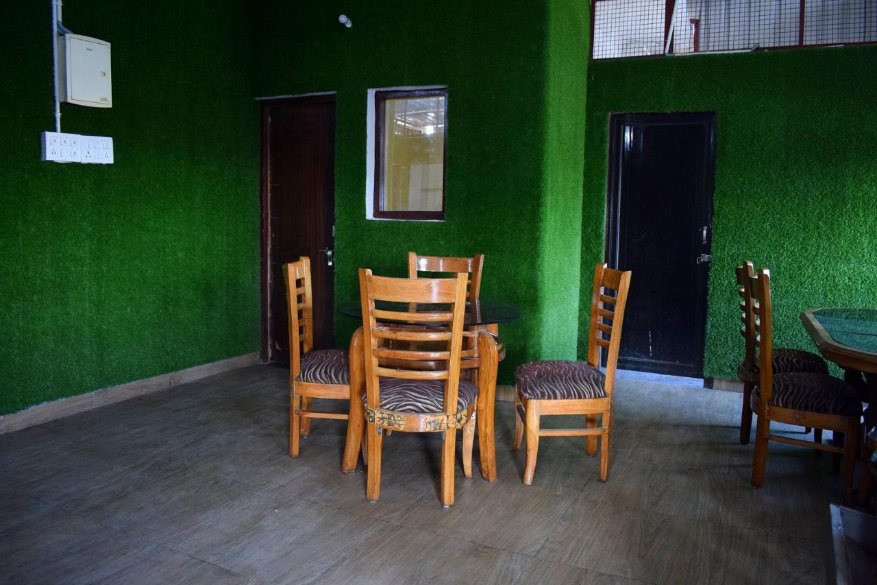 Hotel Grey Castle Haridvár Kültér fotó
